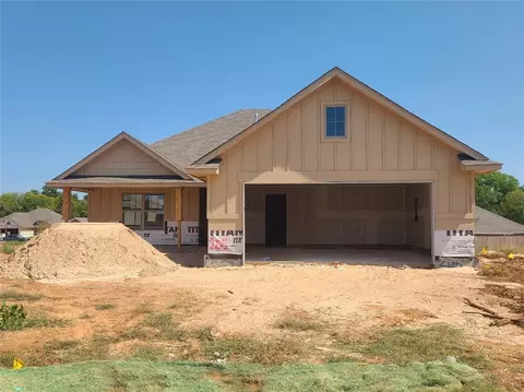 205 Camellia Cir, Noble, OK 73068
