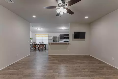 5306 Kye Dr, Tuttle, OK 73089 photo 2