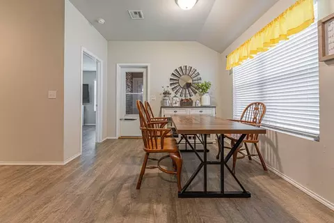 5306 Kye Dr, Tuttle, OK 73089 photo 4