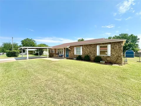 409 N Kimberly Rd, Tecumseh, OK 74873 photo 2
