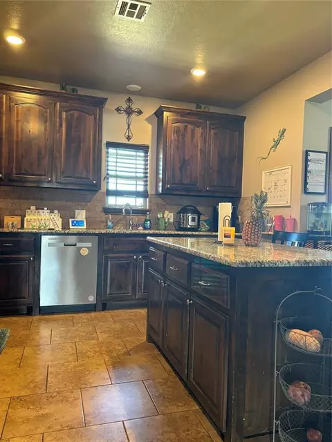 22 Blue Meadow Dr, Elgin, OK 73538 photo 9