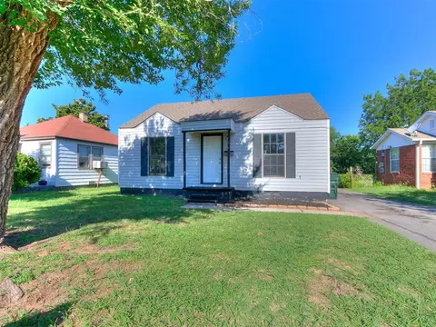 401 E Rickenbacker Dr, Midwest City, OK 73110