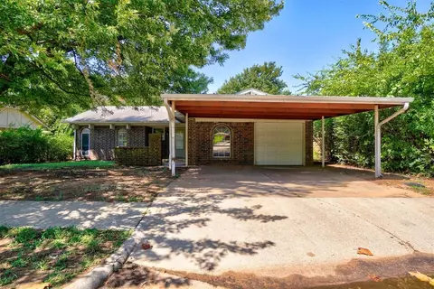 4409 Meadowvale Dr, Midwest City, OK 73110