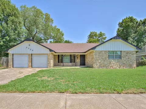 2325 Louise Ln, Norman, OK 73071