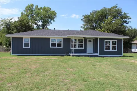 407 Hayes Dr, Wellston, OK 74881