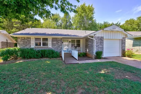 505 NW Meadow Lake Dr, Edmond, OK 73003