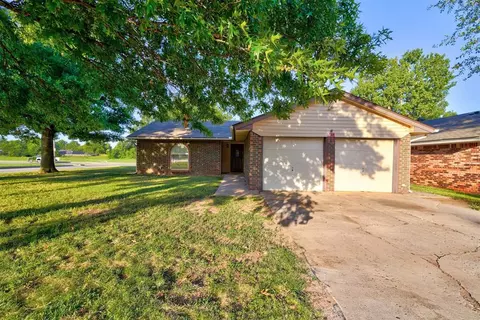 738 Ranchoak Dr, Yukon, OK 73099