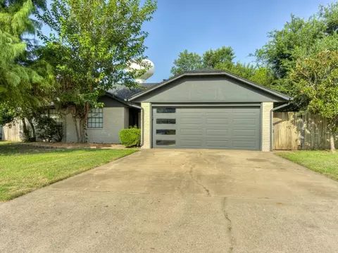 1905 Linda Ln, Moore, OK 73160