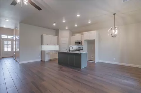 1223 Colonial Ave, Tuttle, OK 73089 photo 4