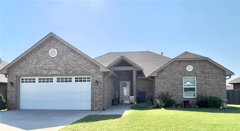 2208 Crooked Oak Dr, Shawnee, OK 74804