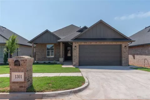 1301 Colonial Ave, Tuttle, OK 73089