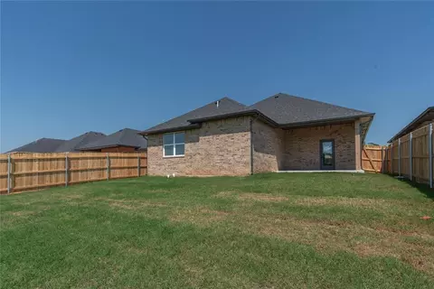 1301 Colonial Ave, Tuttle, OK 73089 photo 21