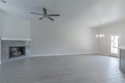 1301 Colonial Ave, Tuttle, OK 73089 photo 4