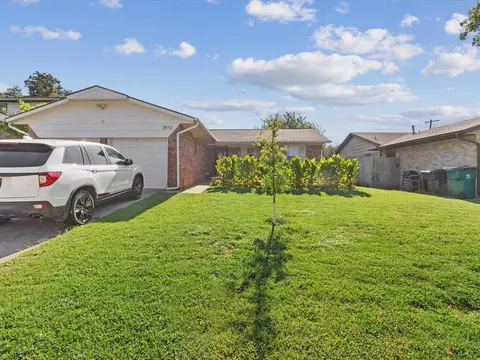 2612 N Brenda Ave, Bethany, OK 73008