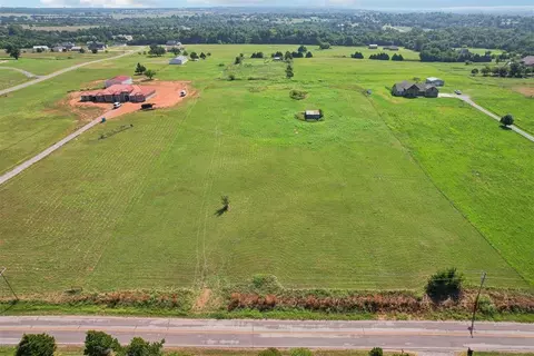 11612 S Czech Hall Rd, Mustang, OK 73064