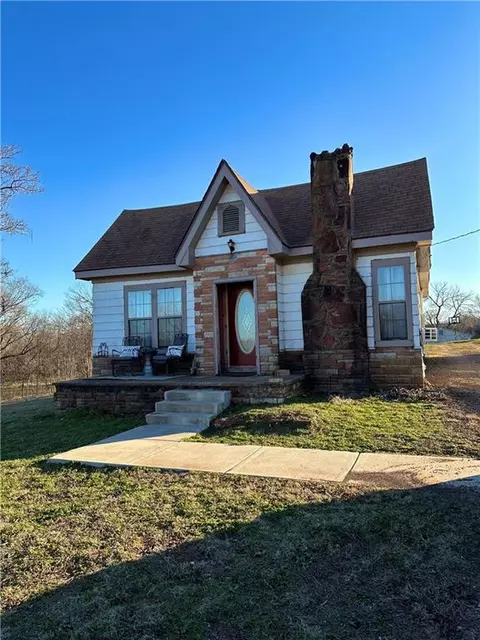 306 S 6th St, Luther, OK 73054