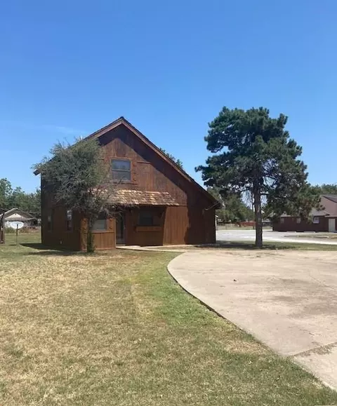 624 Randlett Ave, Mountain View, OK 73062