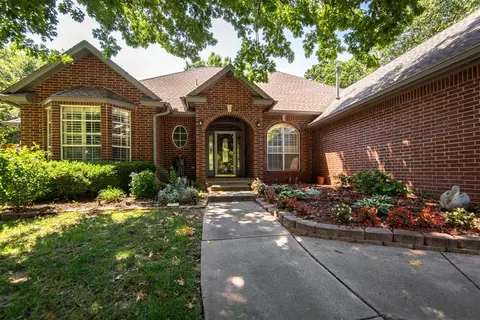 317 N Bradbury Dr, Edmond, OK 73034
