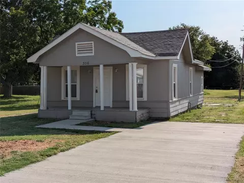 306 S Cleveland Ave, Cushing, OK 74023