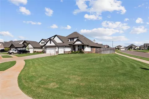 2816 Warwick Way, Moore, OK 73160 photo 3