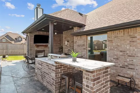 2816 Warwick Way, Moore, OK 73160 photo 37
