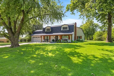 103 Pinewood Dr, Tuttle, OK 73089 photo 2