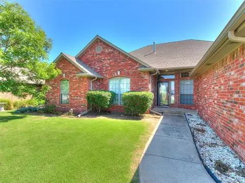 1912 Oak Dr, Moore, OK 73170 photo 6