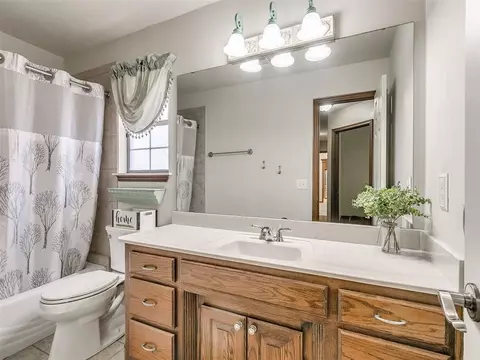 1912 Oak Dr, Moore, OK 73170 photo 30