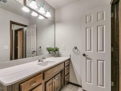 1912 Oak Dr, Moore, OK 73170 photo 32
