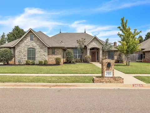 2413 SE 13th St, Moore, OK 73160