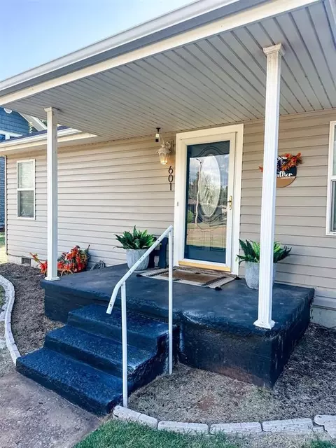 603 N 3rd St, Fort Cobb, OK 73038