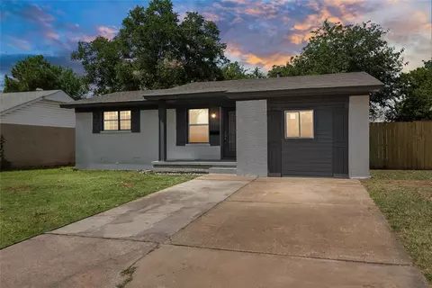 1123 Berwyck Dr, Moore, OK 73160