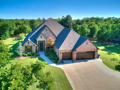 1103 W Lakeview Dr, Guthrie, OK 73044