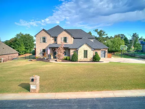 1905 Roveto Ct, Edmond, OK 73034