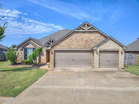4901 Champlain Pl, Edmond, OK 73025