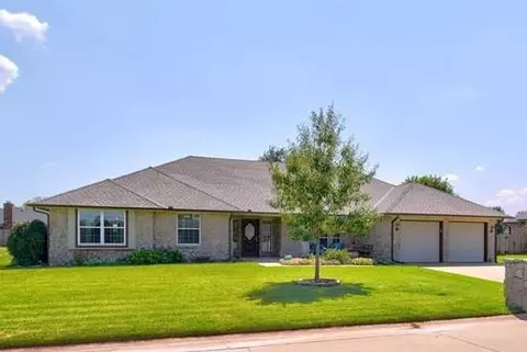 607 Travis Ln, Okarche, OK 73762