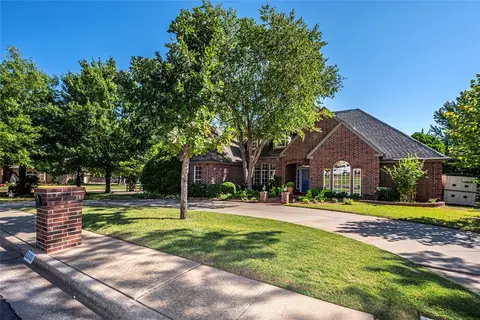 2100 Faircloud Dr, Edmond, OK 73034