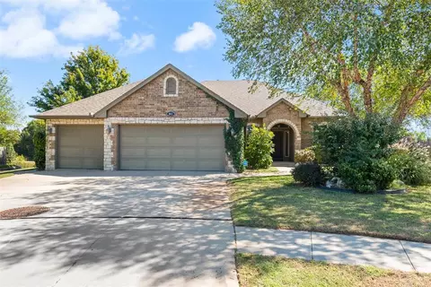 2913 Stonebridge Ct, Norman, OK 73071