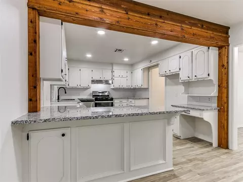2209 June Ln, Del City, OK 73115