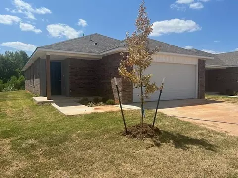 3308 Hickorystick Dr, Chickasha, OK 73018