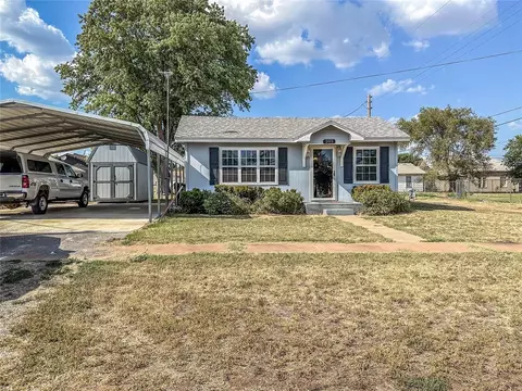 205 W Nebraska St, Thomas, OK 73669