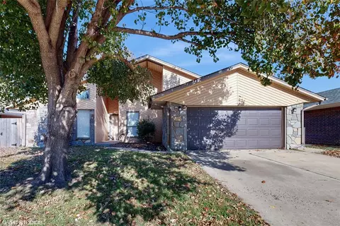 1313 Oswego Dr, Yukon, OK 73099