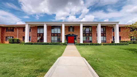 2525 NW 62nd St #102, Oklahoma City, OK 73112