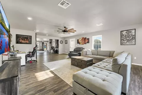 208 S Mockingbird Dr, Altus, OK 73521