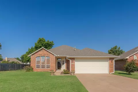 2820 Bishops Ct, Norman, OK 73072