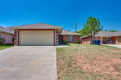 8509 Hurst Ct, Oklahoma City, OK 73114