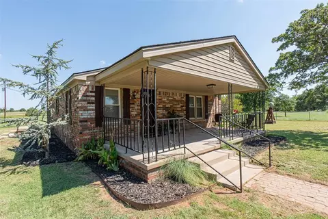 11143 200th St, Lindsay, OK 73052