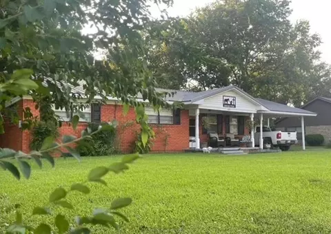 907 N Central, Idabel, OK 74745