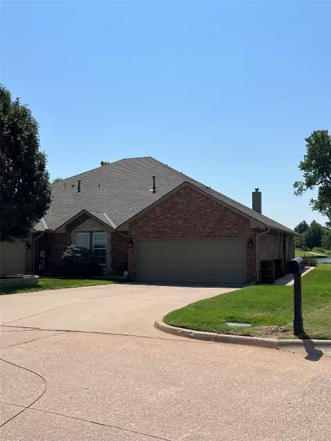 12009 Ashford Dr, Yukon, OK 73099