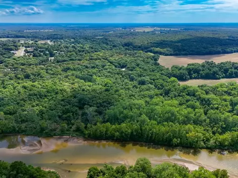 7500 Riverbend Dr, Shawnee, OK 74804